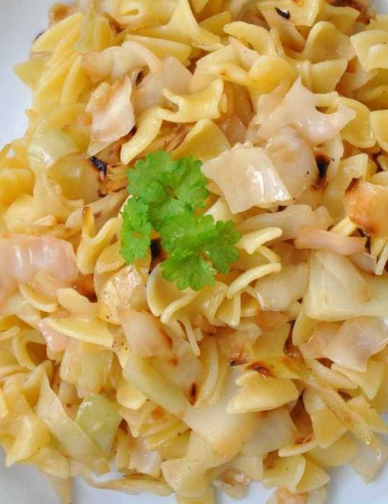 Polish Cabbage, Onions, And Noodles 99easyrecipes
