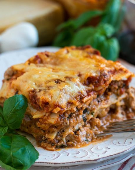 Classic Beef Lasagna – 99easyrecipes