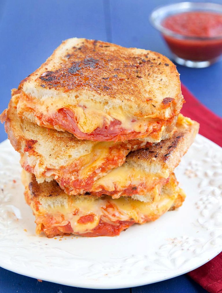 Pizza Grilled Cheese – 99easyrecipes