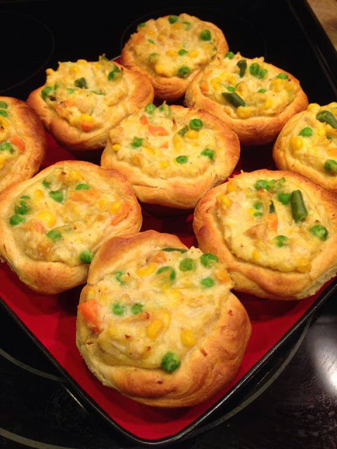 Mini chicken pot pies – 99easyrecipes