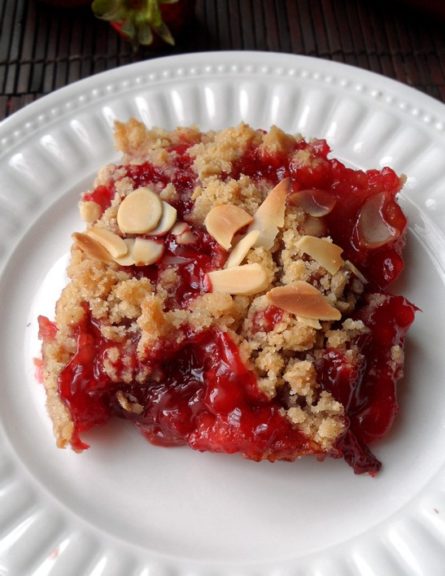 Strawberry Rhubarb Crunch – 99easyrecipes