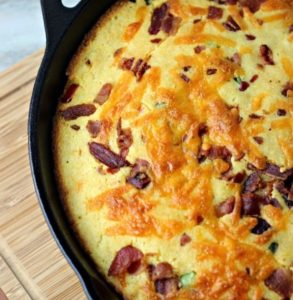 Bacon Jalapeno Cheesy Cornbread – 99easyrecipes