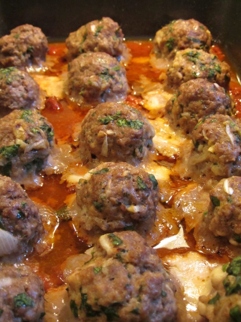 Smoked Mozzarella Stuffed Meatballs Recipe! – 99easyrecipes