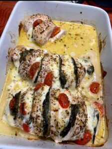 CHICKEN STUFFED WITH MOZZARELLA, TOMATO AND BASIL RECIPE – 99easyrecipes
