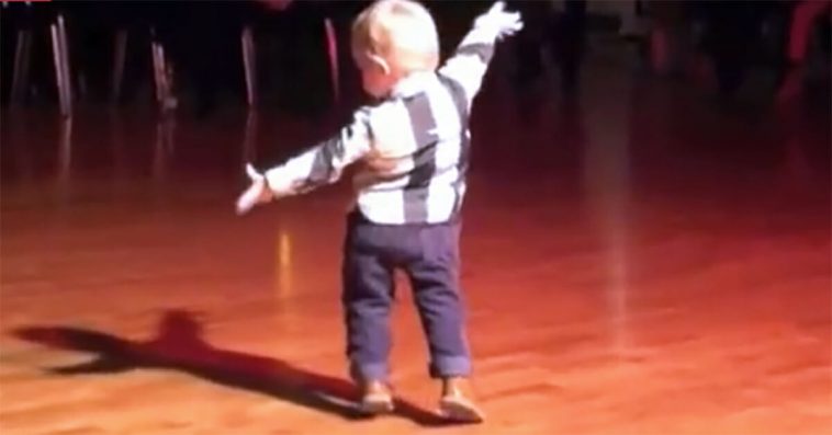 Baby hears favorite Elvis song at party and has the whole crowd cracking up at his moves 2024 | TIPS