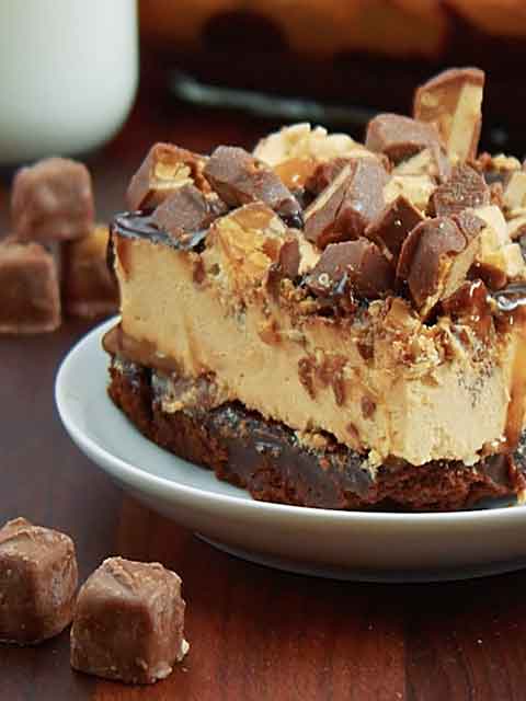 Snickers Brownie Ice Cream Cake – 99easyrecipes