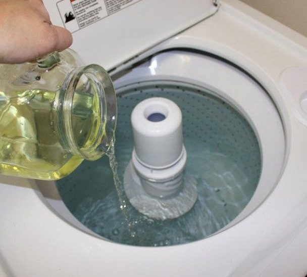 cleaning-washing-machine-to-sanitize-it-and-remove-smells-and-5-other