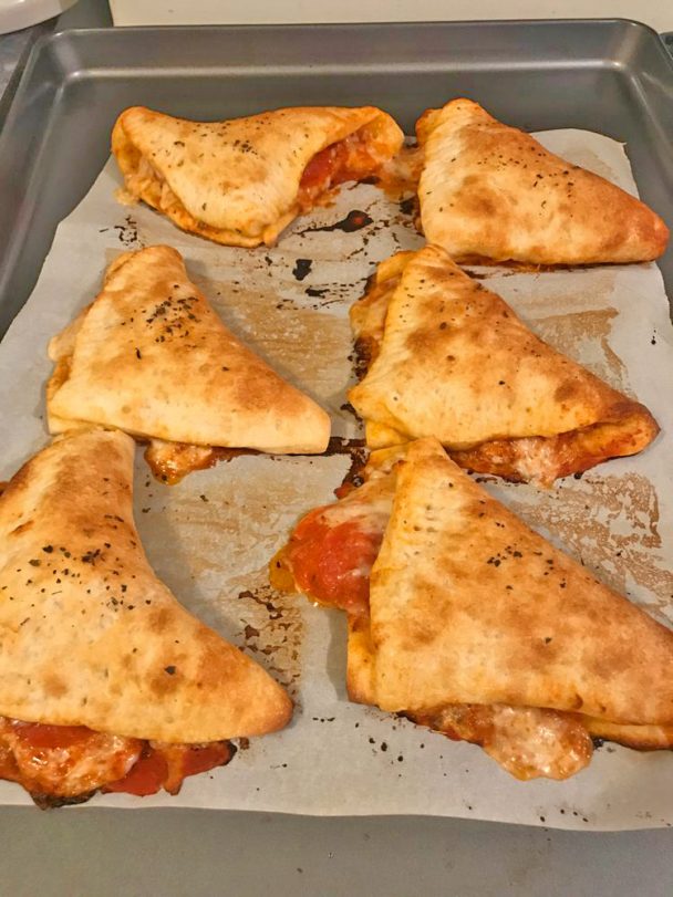 Easy Cheesy Homemade Pizza Pockets – 99easyrecipes