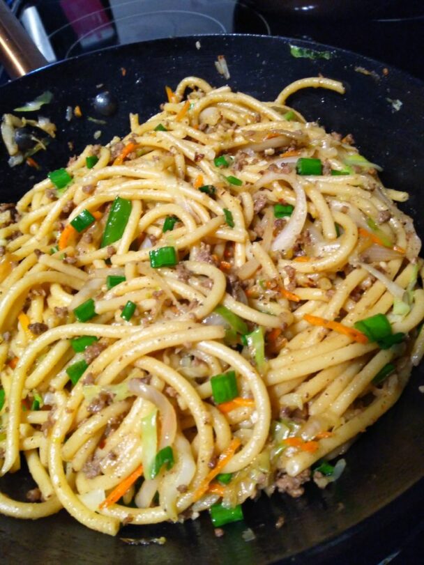 Mongolian Ground Beef Noodles – 99easyrecipes