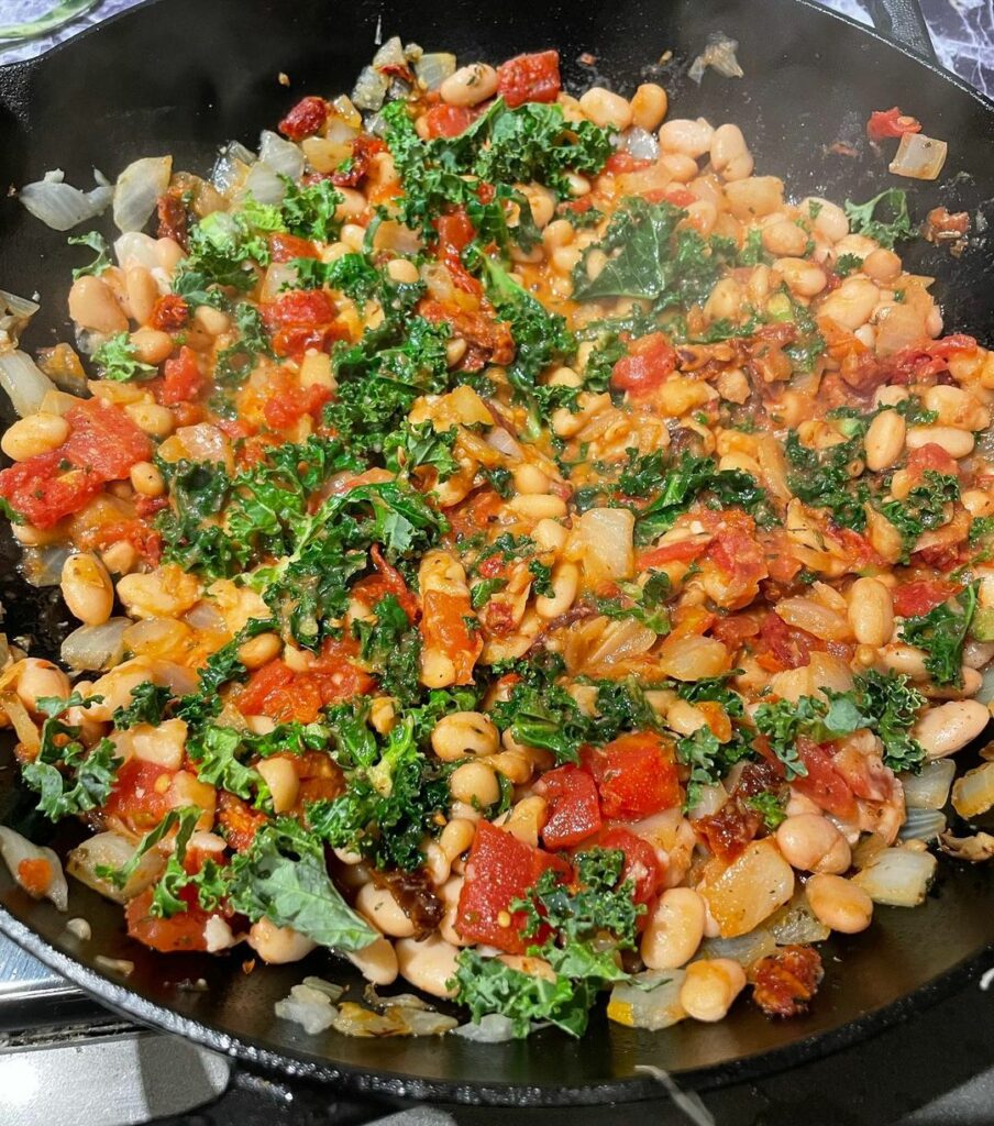 Hearty Roasted Tomato and White Bean Stew – 99easyrecipes